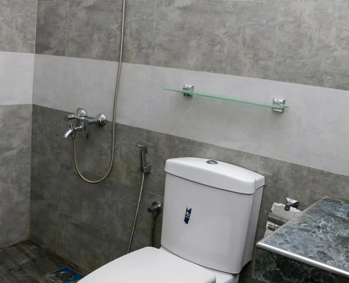 בית הארחה נגומבו Cvilla Hotel סרי לנקה